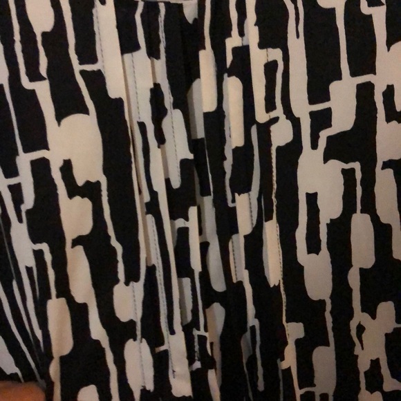 Mid knee dress - Picture 2 of 2